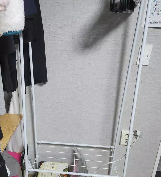 [네이버브랜드스토어 리뷰] 몇가지 옷을 걸려고 샀는데 크기 괜찮고 좋아요 맘에 듭니다