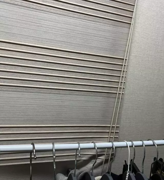 [네이버브랜드스토어 리뷰] 옷장 수납이 부족해서 구매했는데 너무 잘 사용하고 있써요. 겉 외투나 다음날 입을 옷