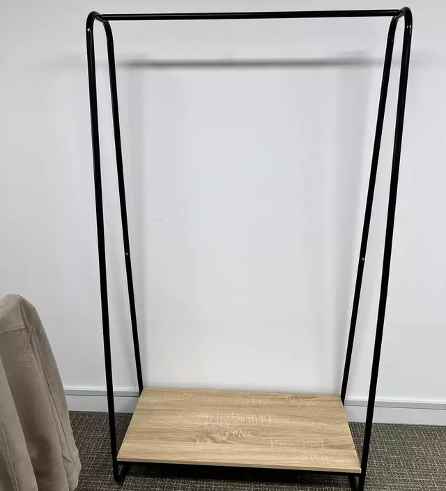 [네이버브랜드스토어 리뷰] 화이트색상으로 구매했다가 이염있어서 블랙으로 교환받았습니다. 조립하는데 한 15분이