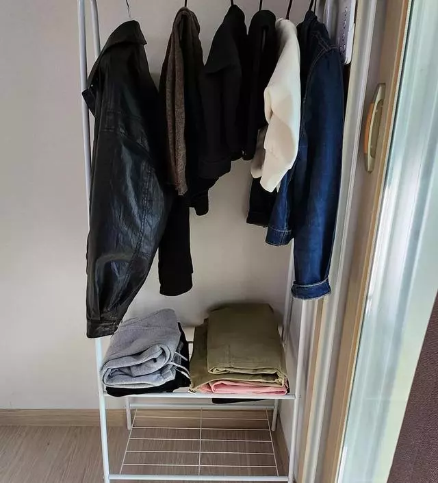 [네이버브랜드스토어 리뷰] 외출하고 들어와서 입은 옷을 바로 옷장에 넣기가 좀 그래서
