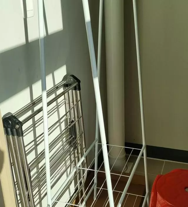 [네이버브랜드스토어 리뷰] 가격이 있기 때문에 매우 튼튼하지는 않습니다. 가격대비 괜찮다고 봅니다. 미니멀한 사