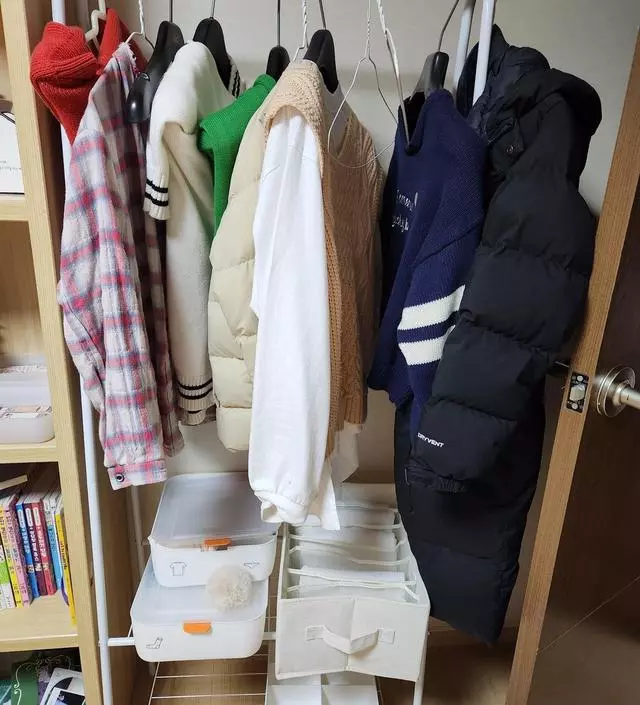 [네이버브랜드스토어 리뷰] 딸아이 방에 옷을 걸아둘만게 없어서 고민을 엄청 많이 고민하고 샀는데 엄청 만족스러