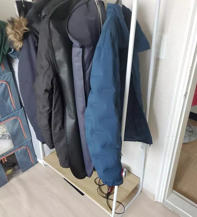 [네이버브랜드스토어 리뷰] 이거 철봉의 간격이나 너비가 안 맞아서 힘으로 악을 써서 조립했습니다. 제가 나름 운