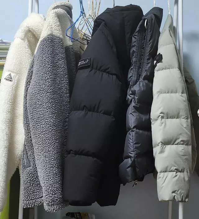 [네이버브랜드스토어 리뷰] 아들방에 겨울 외투 걸고 밑에는 입던외출 옷들 보관하기 좋아요^^
