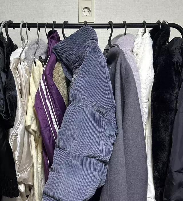 [네이버브랜드스토어 리뷰] 생각보다 옷 많이 걸리고 조립 간편해서 좋아요