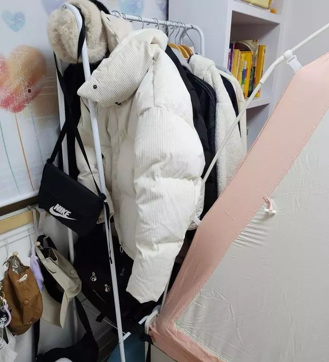 [네이버브랜드스토어 리뷰] 아이들 방에 하나씩 설치해주었는데 공간차지 안하고   겨울옷 수납도 좋아요
