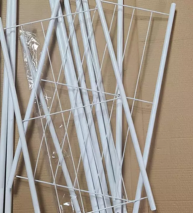 [네이버브랜드스토어 리뷰] 아이방에 입었던 외투 걸어두려고 샀어요.조립하는거 쉽고 겨울옷을 걸어야해서 약할까