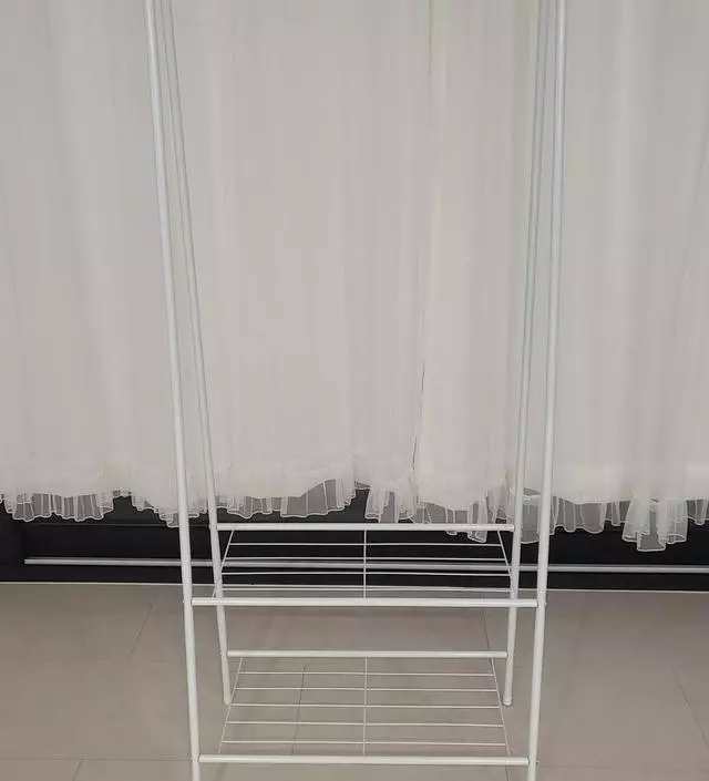 [네이버브랜드스토어 리뷰] 조립도 쉽고 공간차지도 덜하고 퇴근후 입은옷들 정리대에 좋은것같아요