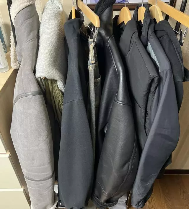 [네이버브랜드스토어 리뷰] 가성비가 너무 좋습니다 입었던 옷들이랑 구분하기도 좋고 밑에 수납도 있어서 용이나게