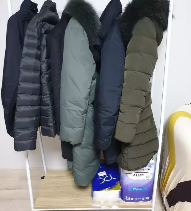 [네이버브랜드스토어 리뷰] 외출복이나 손님들 오셨을 때 간이로 쓰기 좋습니다 
