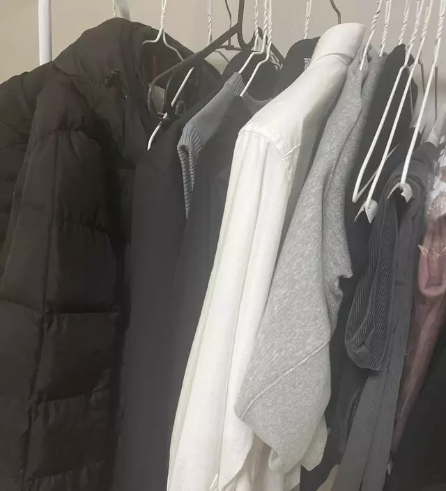 [네이버브랜드스토어 리뷰] 튼튼하고 옷도 많이 걸리고 좋네요^^ 
