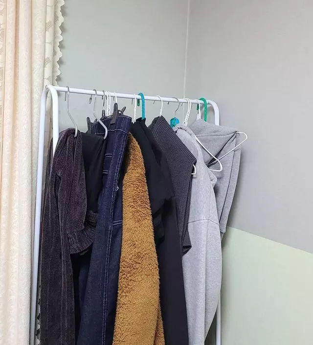 [네이버브랜드스토어 리뷰] 좁은방에놓기가좋네요