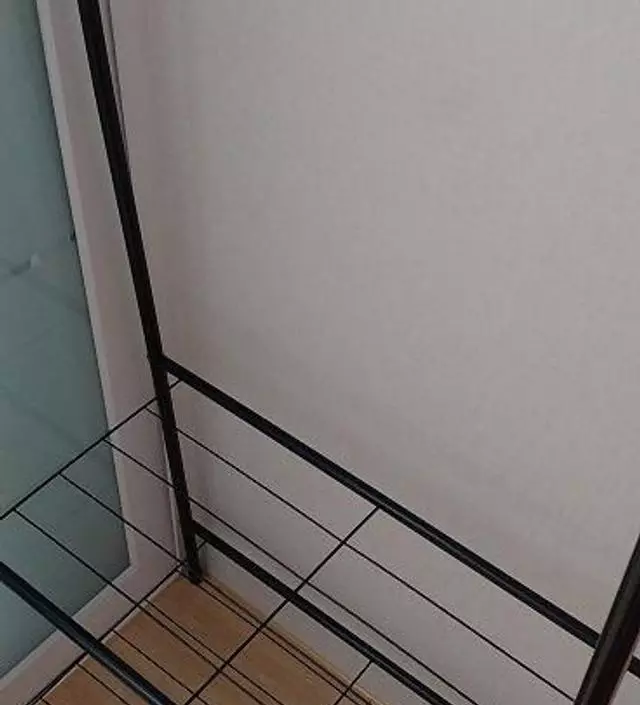 [네이버브랜드스토어 리뷰] 좁은 공간에 놓기 딱이네요. 조립도 쉬워요. 다만 가격만큼 견고함은 떨어집니다. 페인