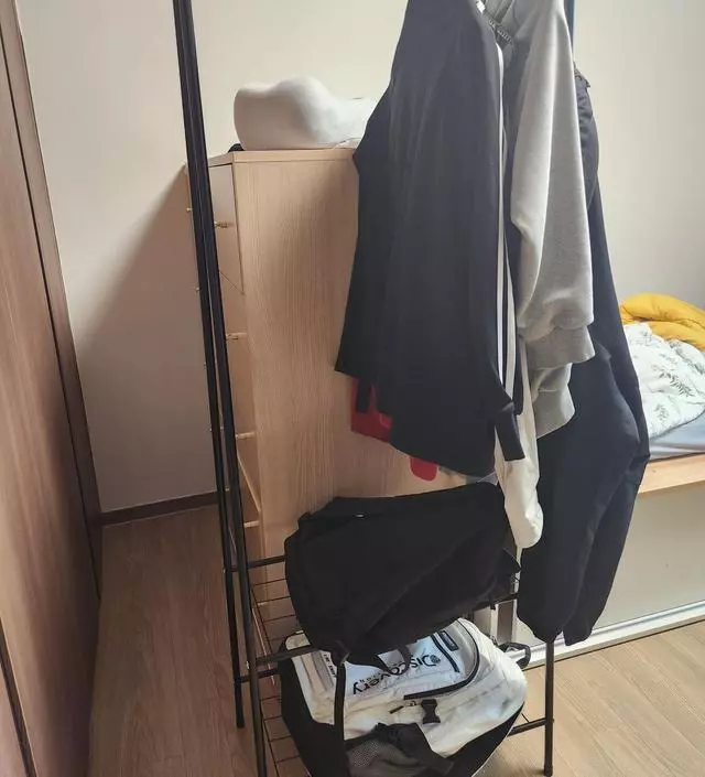 [네이버브랜드스토어 리뷰] 크기도 좋고 괜찮은데 약하고 중간부분이 쏙잘빠져서 좀 난감해요. 책가방올려놓을 수 