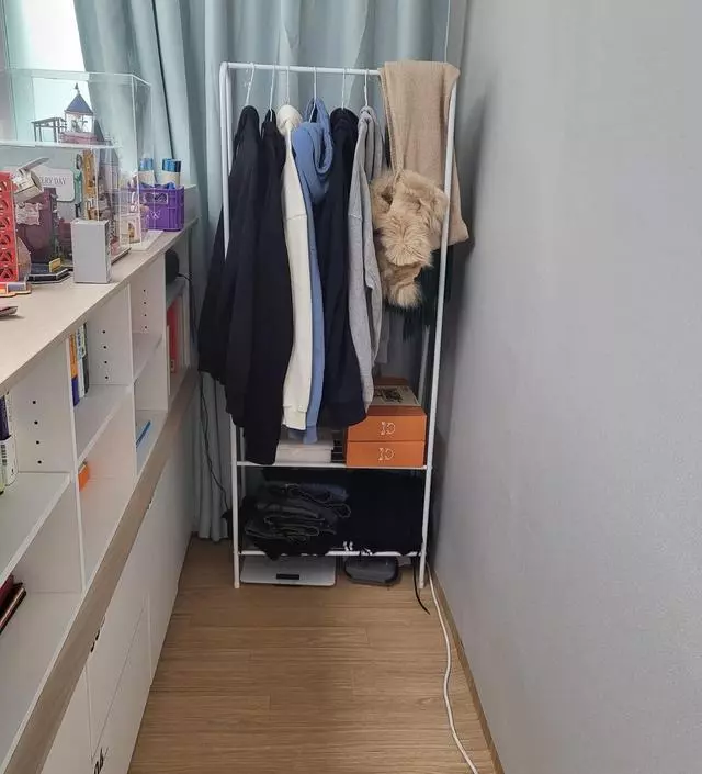 [네이버브랜드스토어 리뷰] 저렴한 가격에 사서 틈새공간에 아주 잘 사용하고 있습니다
