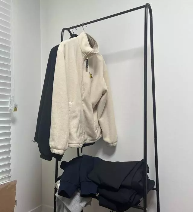 [네이버브랜드스토어 리뷰] 위쪽 대가 아래쪽 대랑 완전하게 체결이 되지않는 부분이 있지만, 가성비가 너무 좋아서