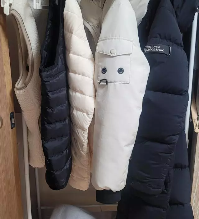 [네이버브랜드스토어 리뷰] 잘 사용하고 있는데 아쉬운 점은 가벼워서 부딪히면 약간 흔들려 불안합니다. 가격을 생