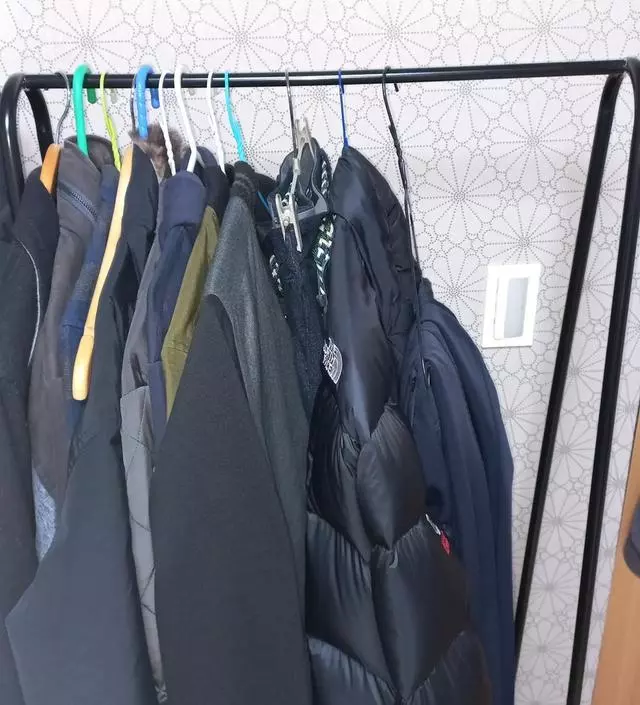 [네이버브랜드스토어 리뷰] 잘쓰고있어요 옷많이 걸어도 튼튼하고 밑에 2칸선반도 잘쓰고있어요