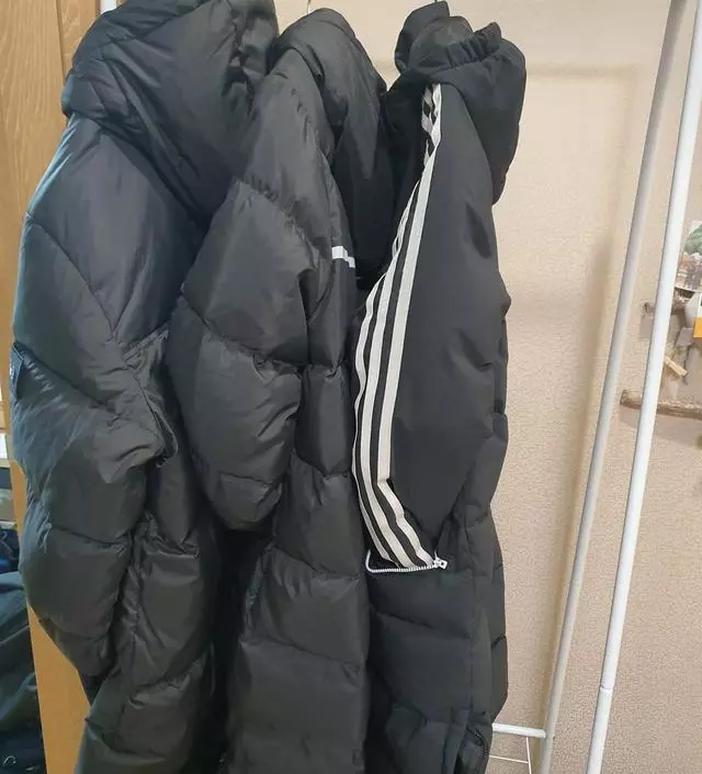 [네이버브랜드스토어 리뷰] 아이들 외출한 롱패딩 입구에 걸려고 샀는데 
