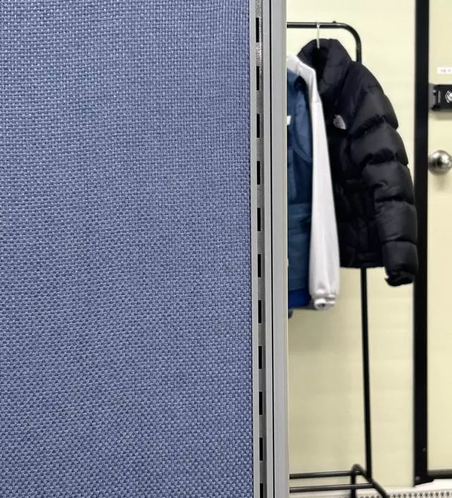 [네이버브랜드스토어 리뷰] 회사에서 팀 옷 거는 행거로 구입했어요 부실해보인다고 뭐라하더니 잘만 거네요