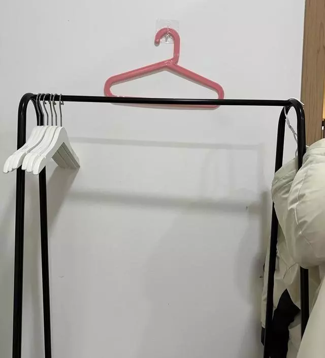 [네이버브랜드스토어 리뷰] 리뷰 엄청보고 주문했는데요, 제가 본 리뷰들 중에 약하다, 견고하지 않다, 녹슬어있다