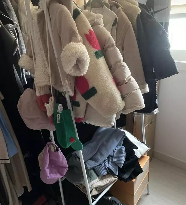 [네이버브랜드스토어 리뷰] 아이 겨울 외투 걸어놓으니 딱 이네요