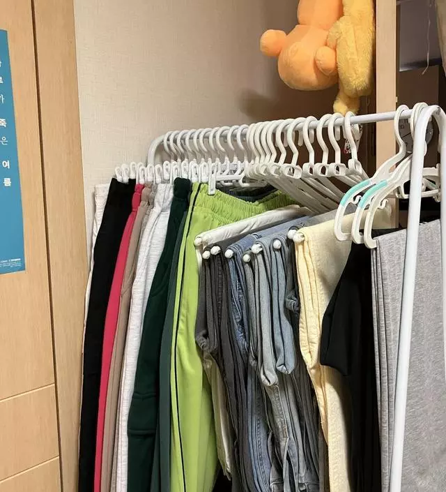 [네이버브랜드스토어 리뷰] 일단 배송이 빨라서 좋습니다! 어제 오후에 시킨거 같은데 바로 다음날 도착했어요️ 조