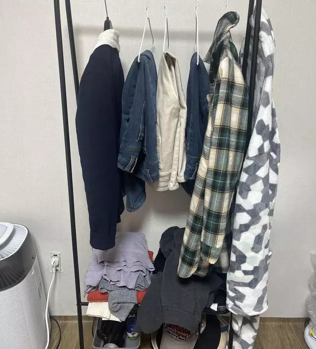 [네이버브랜드스토어 리뷰] 기존 사용하던 제품에 비해서 견고하고 좋아요. 철제 1단 행거가 맘에 들어서 추가로 구