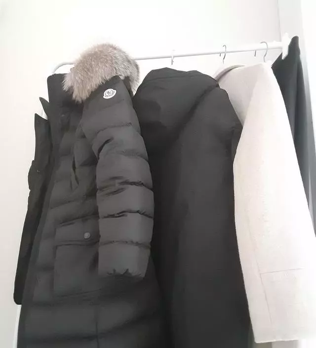 [네이버브랜드스토어 리뷰] 작은방에 딱 맞고 좋아요.하단에도 박스도 놓을 수 있고 좋아요.