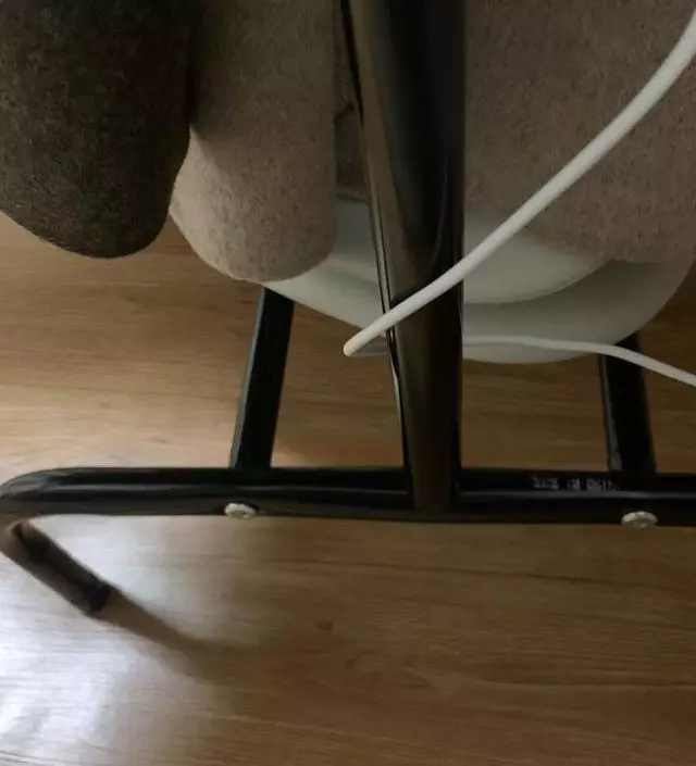 [네이버브랜드스토어 리뷰] 어쩔 수 없이 약한 부분이 있지만 아래 층이 있어 가벼운거 올려놓기 좋습니다