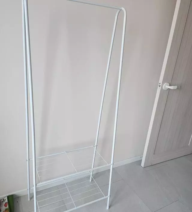 [네이버브랜드스토어 리뷰] 딸아이 방이 매번 말해도 잔소리 되고 정리가 안되는게 옷 걸수 있는 헹거가 없어서 인