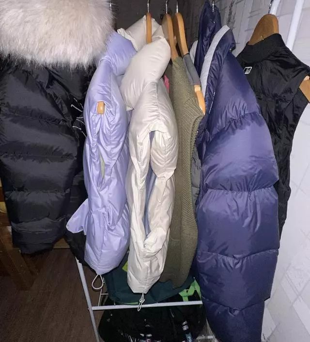 [네이버브랜드스토어 리뷰] 방에 다음날 입을 옷을 미리 꺼내 옷준비 하려고 샀는데 
