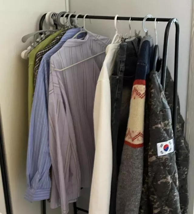 [네이버브랜드스토어 리뷰] 옷장 앞에 한번 더 입을 옷 걸어놓기 딱 좋아요!!