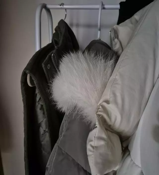 [네이버브랜드스토어 리뷰] 행거 사용하고 방이 훨씬 정리된 느낌이네요