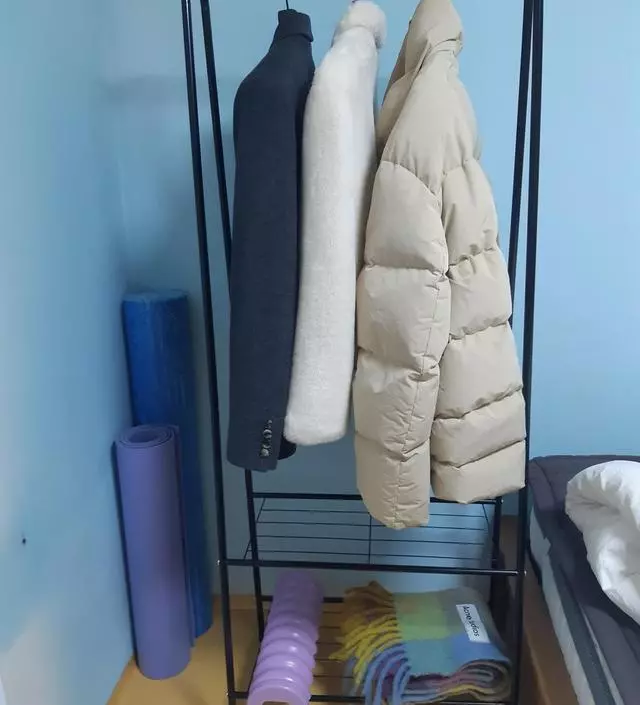 [네이버브랜드스토어 리뷰] 지난번 구입한것과 다른모델을 근입해봤어요 선반이 두개라서 좀더 수납하기좋은것같고