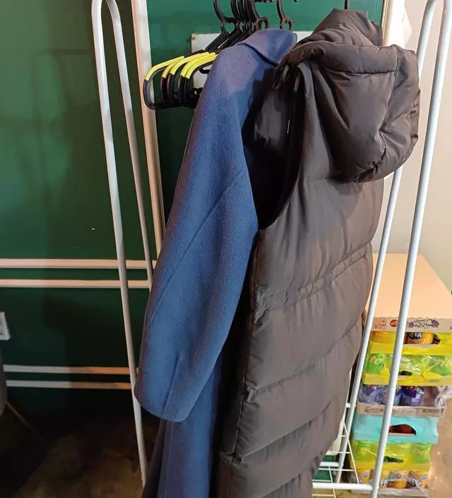 [네이버브랜드스토어 리뷰] 매장에 간단히 옷을 걸 수 있어 만족합니다.