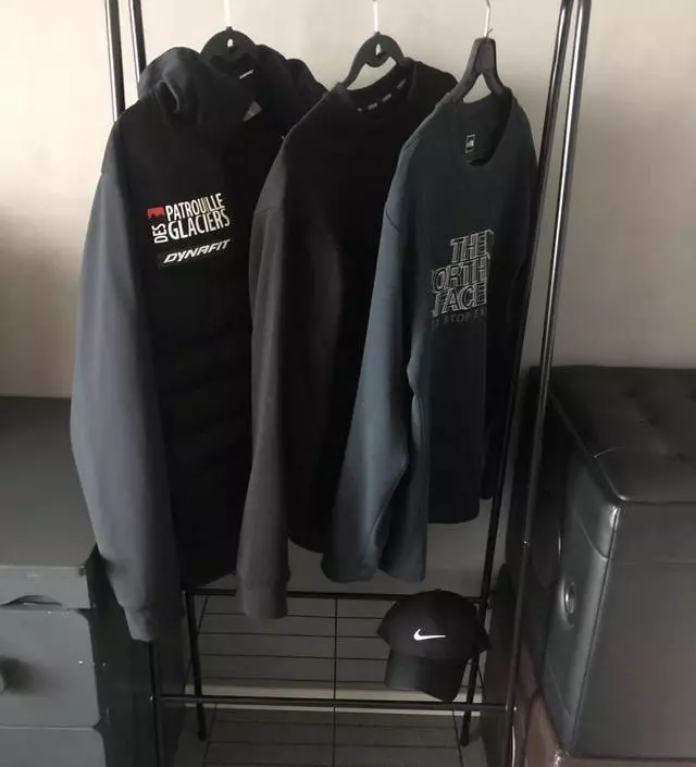 [네이버브랜드스토어 리뷰] 운동 다녀와서 운동복 옷장에 걸기엔 그렇고해서 사봤는데 가격도 저렴하고 좋은데요
