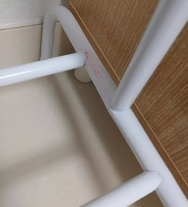 [네이버브랜드스토어 리뷰] 약하지만 옷을 많이 걸진 않아서 잘 사용하고 있어요.
