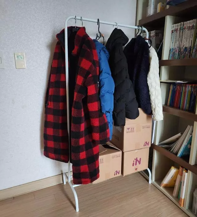 [네이버브랜드스토어 리뷰] 겨울겉옷 잠깐씩 놓을 만한것 찾다가 픽했어요.
