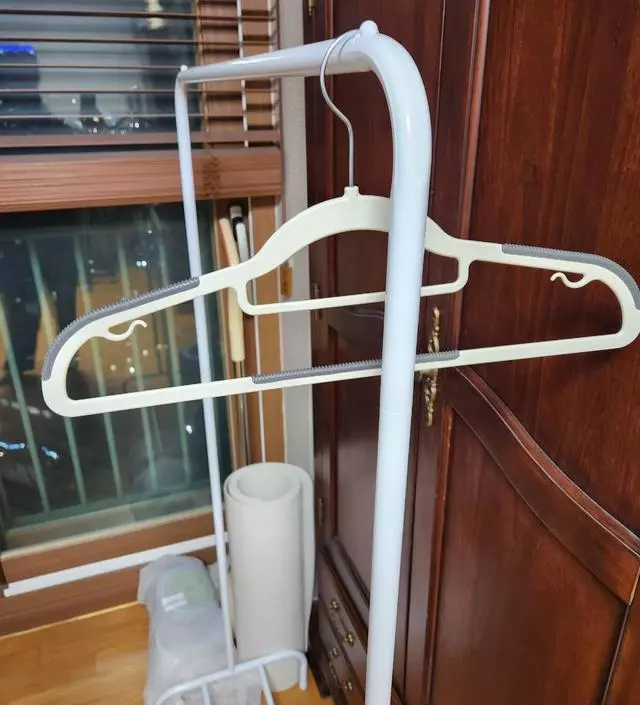 [네이버브랜드스토어 리뷰] 깔끔한 디자인에 수납도 좋고 튼튼해보여요.