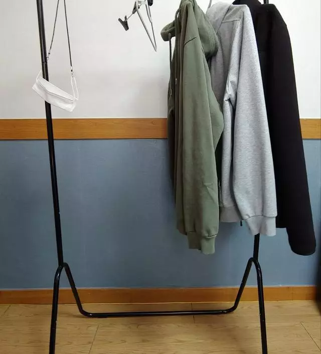 [네이버브랜드스토어 리뷰] 외출복 간단하게 걸어놓는용으로 구매했습니다. 좋아요~~^^