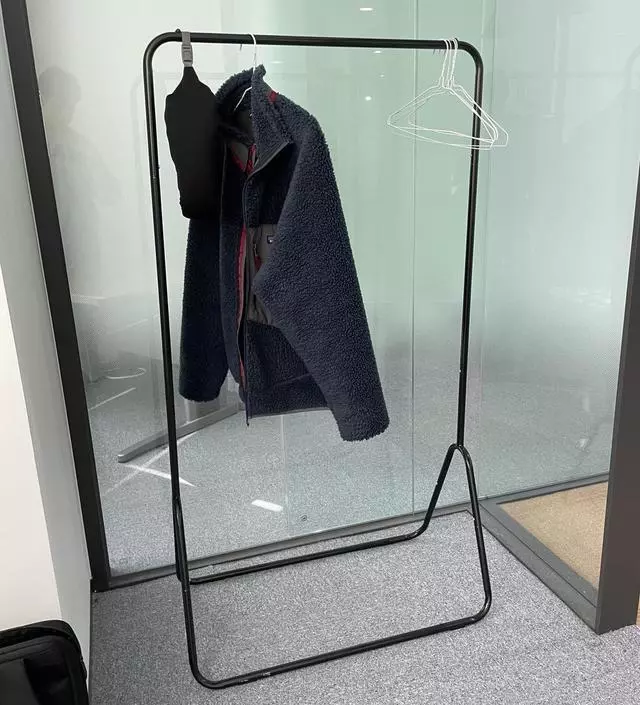 [네이버브랜드스토어 리뷰] 한달동안 써봤는데 충분히 견고하고 공간도 충분해서 가성비 최고인 것 같아요 ㅎㅎ