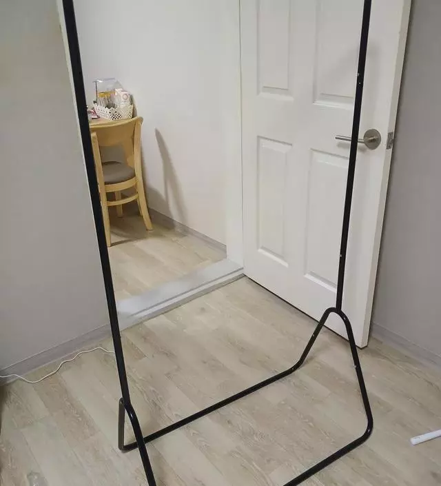 [네이버브랜드스토어 리뷰] 외투랑 가방걸이 하려고 샀는데 아주 맘에들어요  밑에가 잘 잡아주네요 심플하고 이뻐