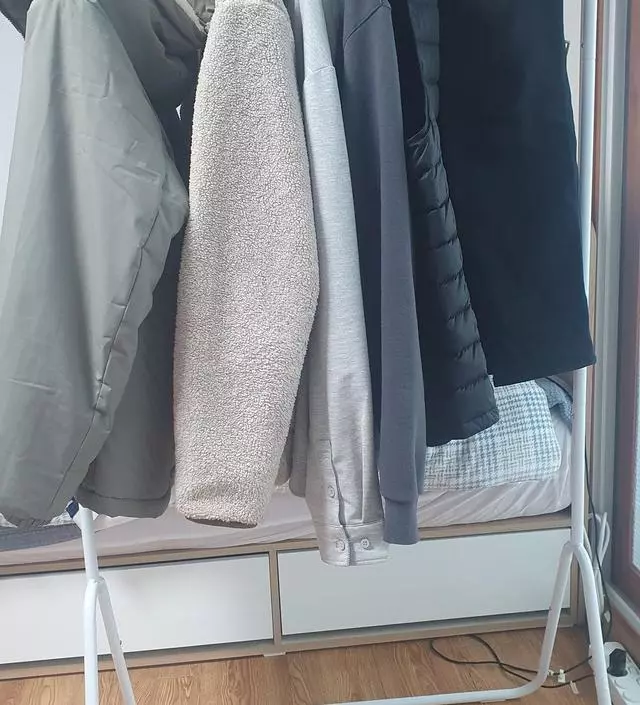 [네이버브랜드스토어 리뷰] 이사하고 옷 걸어둘 공간이 부족해서 주문했는데, 바로 배송해주시고 배송도 빨랐네요
