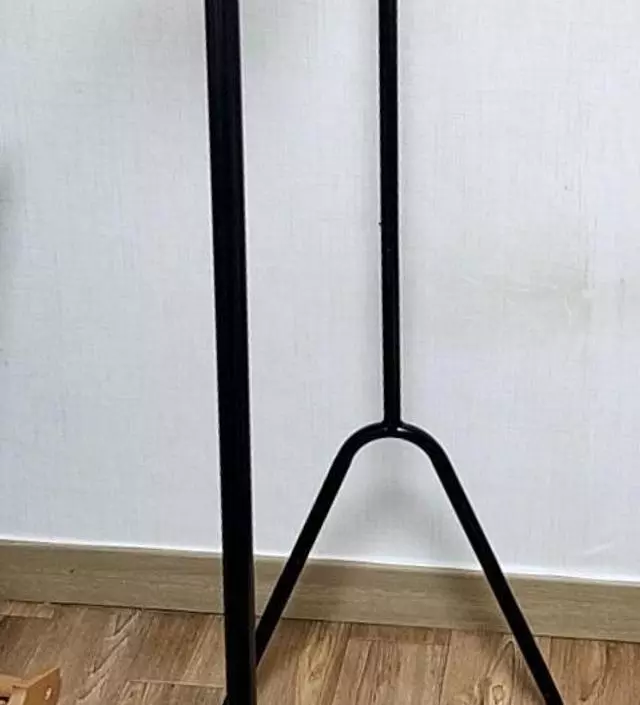 [네이버브랜드스토어 리뷰] 가성비는 좋아요. 싼 가격에 기본적인 기능은 충분하네요~ 근데 겉에 페인트칠 가루 떨