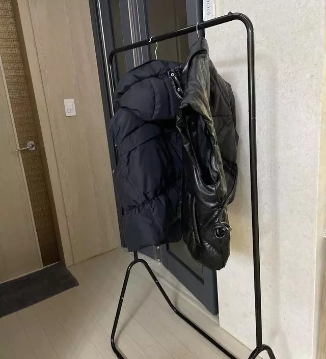 [네이버브랜드스토어 리뷰] 간단한 외출복 걸어두려고 구입했는데 너무 맘에들어요