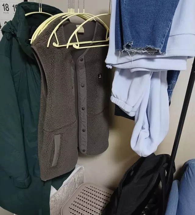 [네이버브랜드스토어 리뷰] 튼튼해요 휘어짐없고 심플해서 지저분해 보이지도않고 좋아요