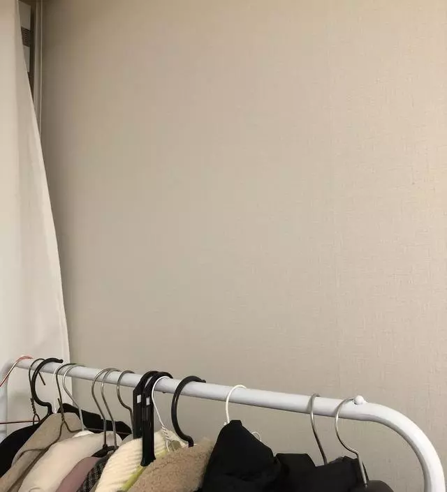 [네이버브랜드스토어 리뷰] 가격과 간단한 조립 대비 대만족! 제법 튼튼하고 겨울옷 걸어도 안정적이에요