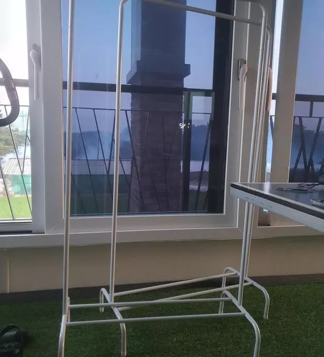 [네이버브랜드스토어 리뷰] 매일 입는옷 걸어둘데가 마땅찮아 샀는데..조립은 시웠는데..나사 돌리기가 좀 뻑뻑 했