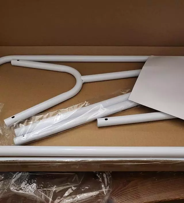 [네이버브랜드스토어 리뷰] 조립하기가 쉬워서 좋아요. 높이가 꽤 있어서 롱패딩 걸어도 잘 걸릴 것 같습니다!